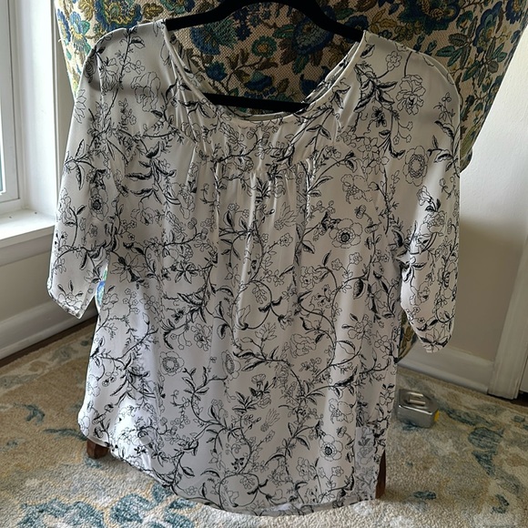 LOFT Tops - LOFT — black & white floral blouse
